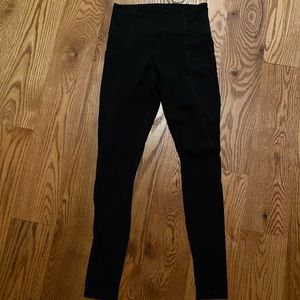 Athleta Salutation Stash 7/8 leggings